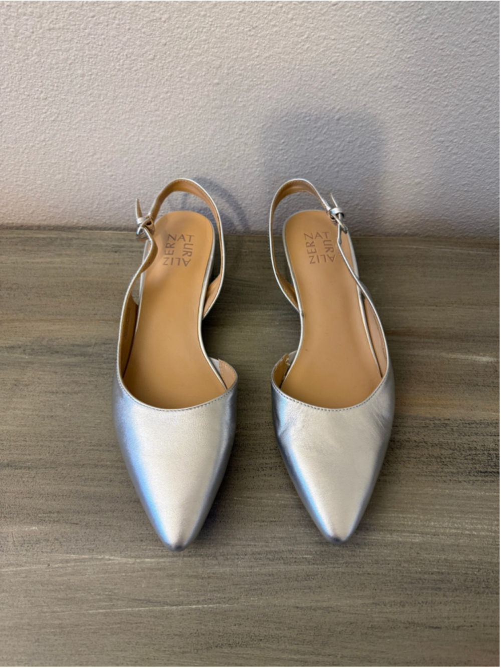 Naturalizer Banks Silver Metallic Leather Pointed Toe Slingback Pumps Size 9M